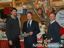 Brgermeister Becker im Naturschutzzentrum